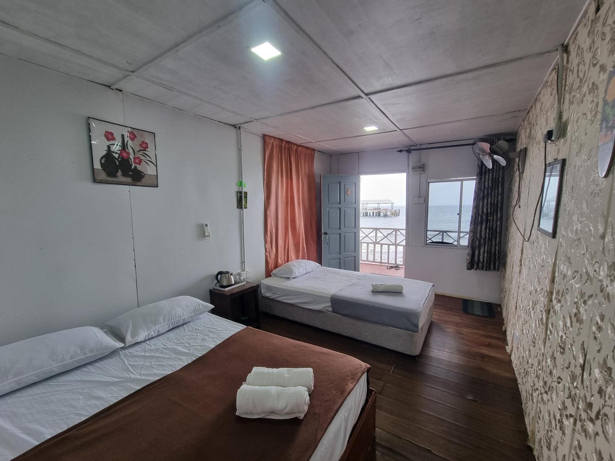 Mukut Seaview Hotel Kampong Mukut Kamer foto