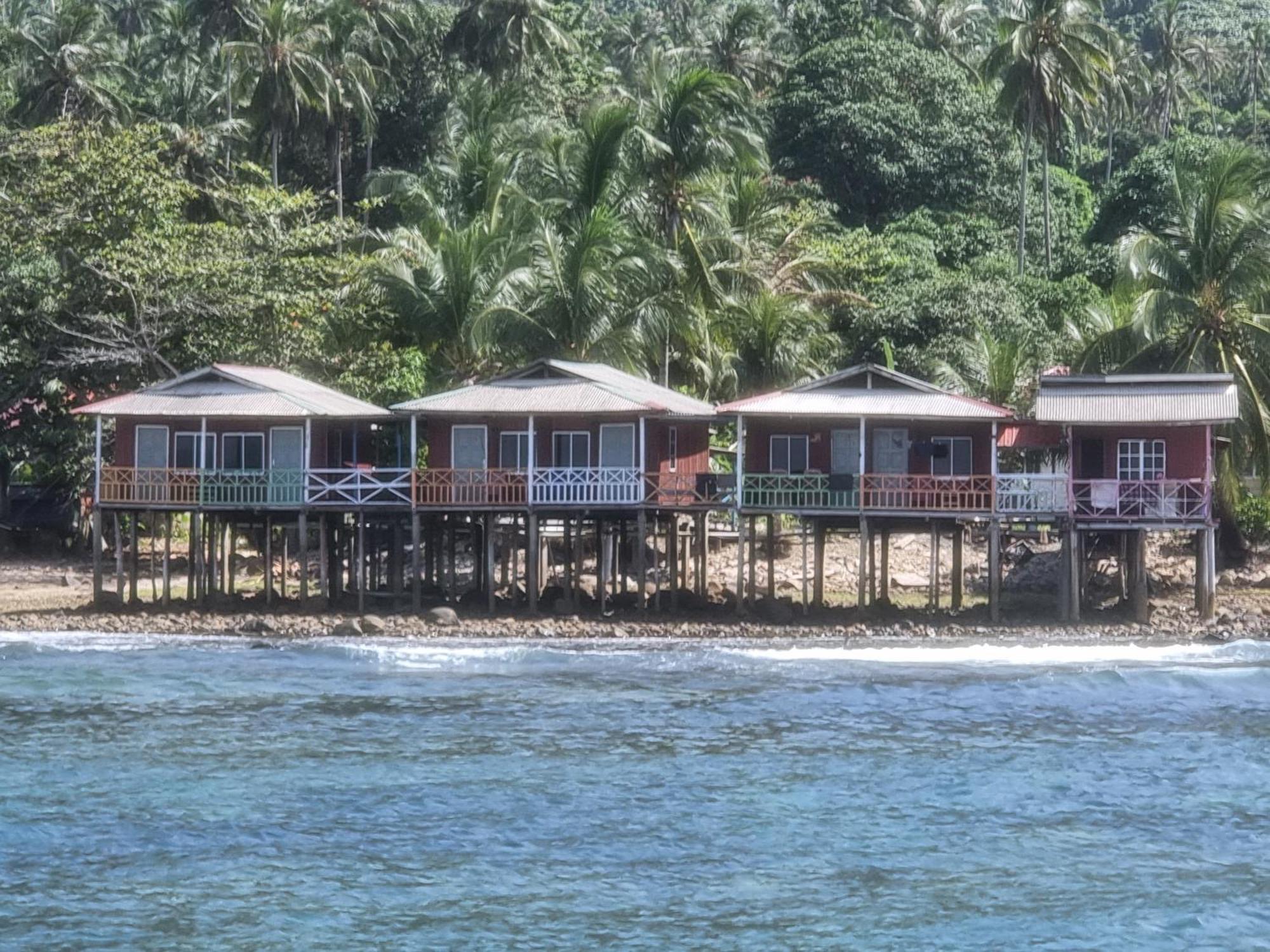 Mukut Seaview Hotel Kampong Mukut Buitenkant foto